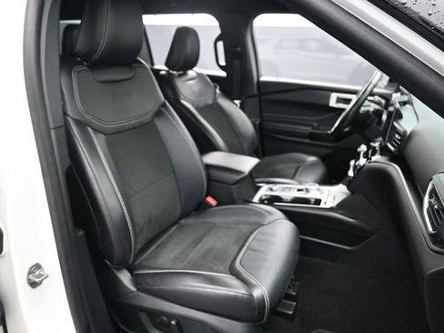 Used 2022 Ford Explorer ST image 27
