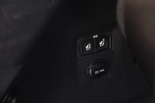 Used 2025 Kia Telluride S FWD image 8