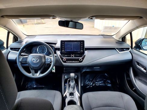 Used 2021 Toyota Corolla LE FWD image 32