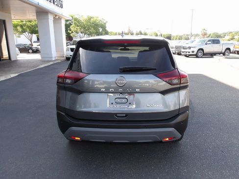 Used 2023 Nissan Rogue SV image 7