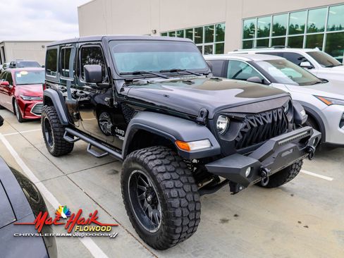 Used 2020 Jeep Wrangler Unlimited Sport image 2