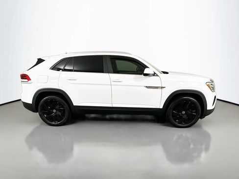 Used 2024 Volkswagen Atlas Cross Sport SE FWD image 4