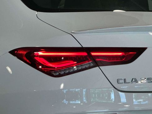 Certified 2022 Mercedes-Benz CLA 250 4MATIC image 8