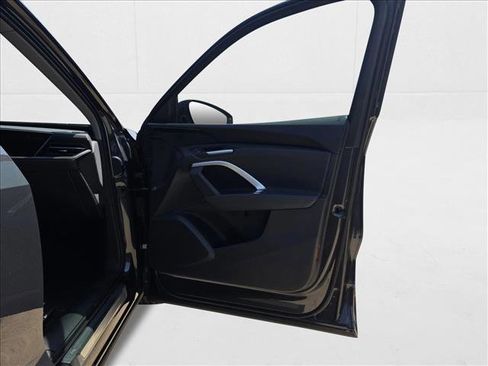 New 2025 Audi Q5 Premium image 10