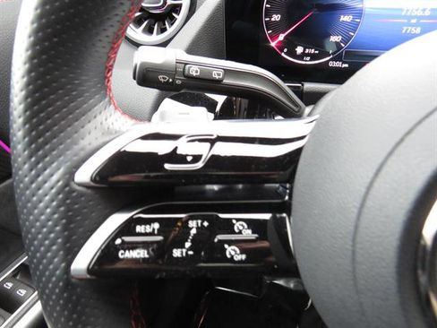 Used 2025 Mercedes-Benz GLA 250 4MATIC image 10