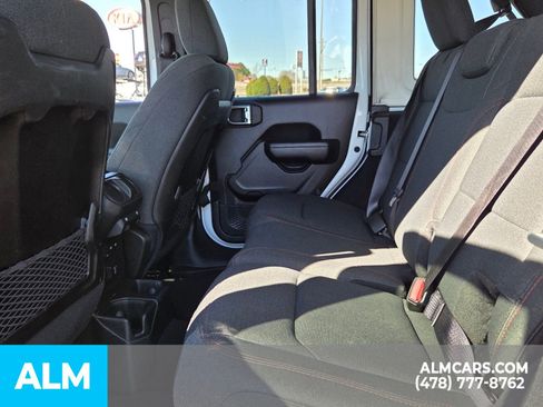 Used 2024 Jeep Wrangler Unlimited Rubicon image 6