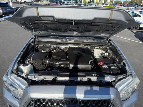 Used 2018 Toyota Tacoma TRD Off-Road image 20