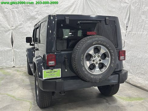 Used 2018 Jeep Wrangler Unlimited Sahara AWD/4WD image 30