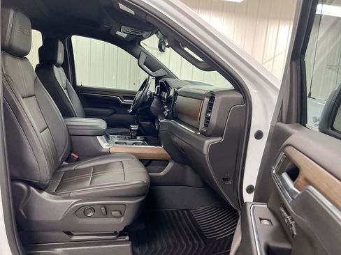 Used 2023 Chevrolet Silverado 1500 High Country w/ Technology Package image 22