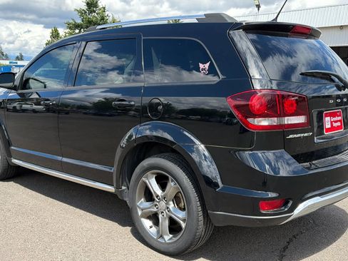 Used 2016 Dodge Journey Crossroad w/ Popular Equipment Group FWD image 3