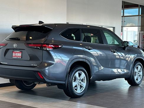 Certified 2024 Toyota Highlander LE image 4