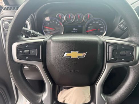 Used 2019 Chevrolet Silverado 1500 LT w/ Z71 Off-Road Package AWD/4WD image 12