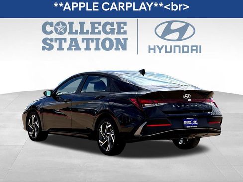 Used 2025 Hyundai Elantra Sport image 8