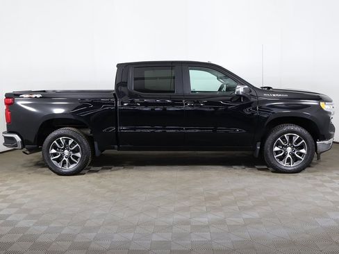 Used 2024 Chevrolet Silverado 1500 LT image 17
