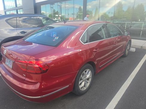 Used 2017 Volkswagen Passat 1.8T S FWD image 3