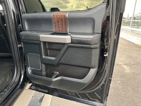 Used 2016 Ford F150 Platinum w/ Equipment Group 701A Luxury image 38