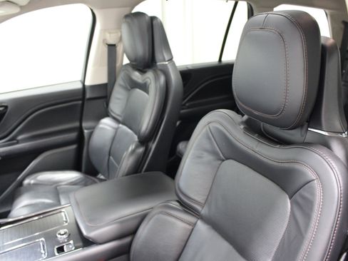 Used 2023 Lincoln Aviator Reserve w/ Equipment Group 201A AWD/4WD image 4