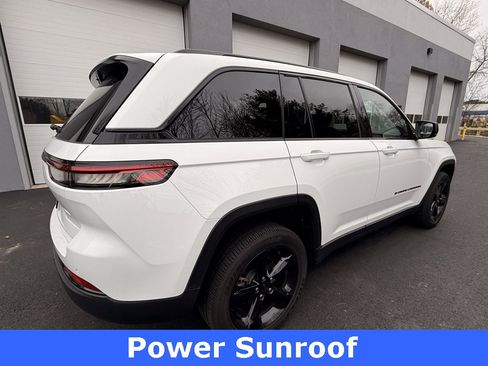 Certified 2025 Jeep Grand Cherokee Altitude image 7