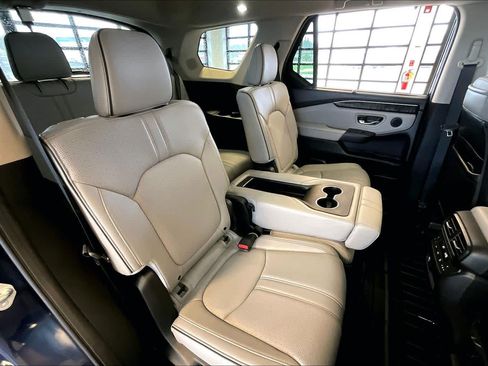 Used 2023 Honda Pilot Elite image 20