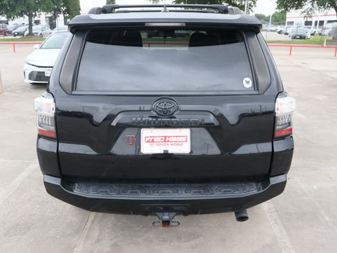Used 2021 Toyota 4Runner SR5 Premium w/ Moonroof Package RWD image 10