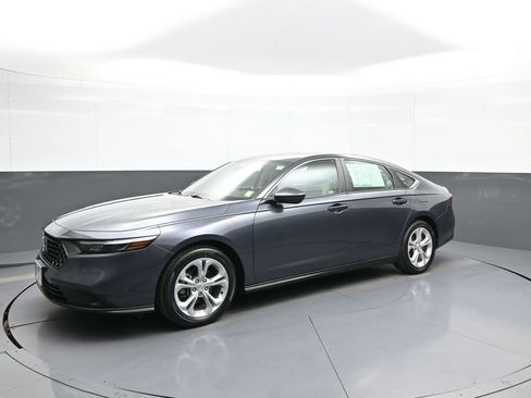 Used 2023 Honda Accord LX image 10