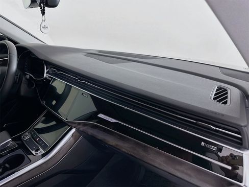 Used 2021 Audi Q8 Premium Plus image 31