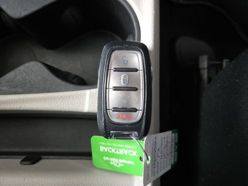 Used 2017 Chrysler Pacifica LX image 7