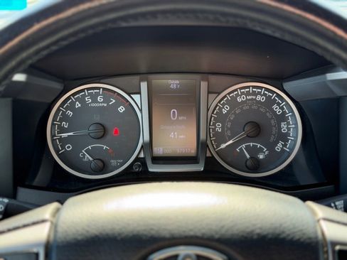 Used 2019 Toyota Tacoma Limited image 11