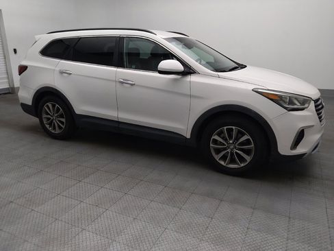 Used 2017 Hyundai Santa Fe SE image 11
