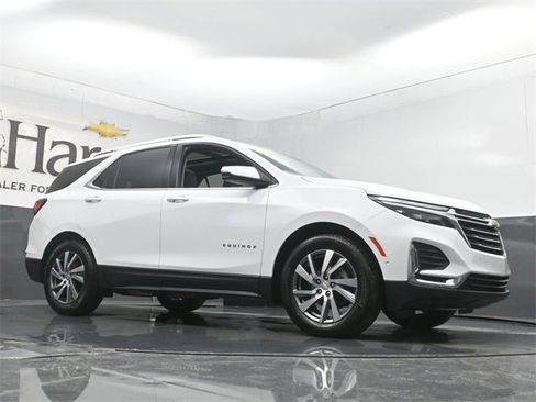 Used 2022 Chevrolet Equinox Premier image 2