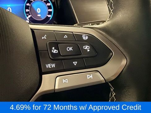 Used 2025 Volkswagen Atlas Cross Sport SE FWD image 21