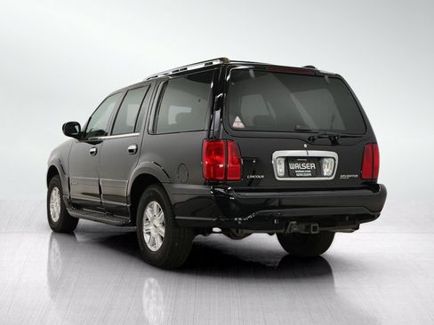 Used 2002 Lincoln Navigator 4WD image 3