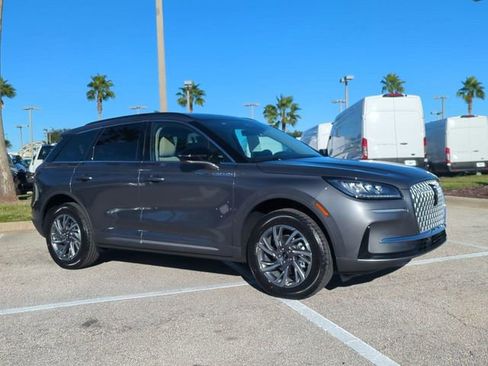 New 2026 Lincoln Corsair Premiere FWD image 2