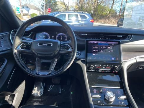 Used 2023 Jeep Grand Cherokee L Overland w/ Advanced Protech Group III AWD/4WD image 11