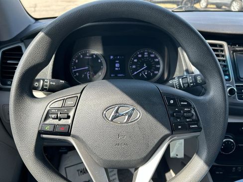 Used 2018 Hyundai Tucson SE image 11
