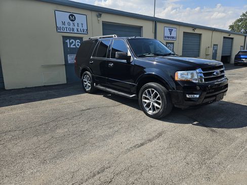 Used 2016 Ford Expedition XLT w/ Equipment Group 202A image 2