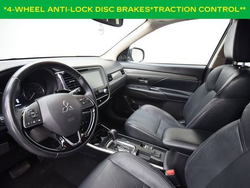 Used 2020 Mitsubishi Outlander SE image 8