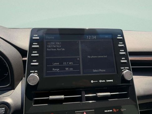 Used 2019 Toyota Avalon XLE image 22