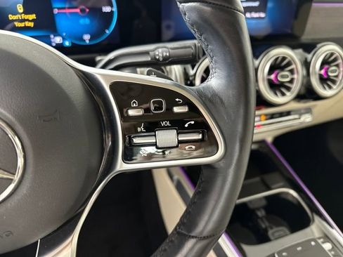 Used 2023 Mercedes-Benz EQB 300 4MATIC w/ Exclusive Package image 16