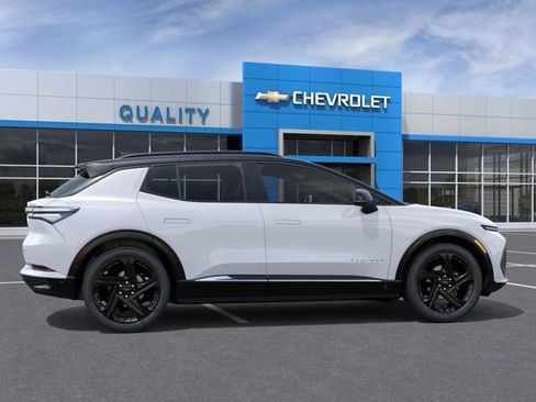 New 2026 Chevrolet Equinox EV RS image 5