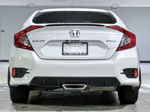 Used 2020 Honda Civic Sport image 9