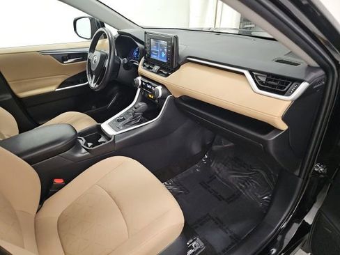 Used 2019 Toyota RAV4 XLE w/ Convenience Package image 36
