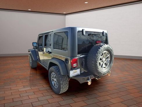 Used 2018 Jeep Wrangler Unlimited Rubicon w/ Connectivity Group AWD/4WD image 5