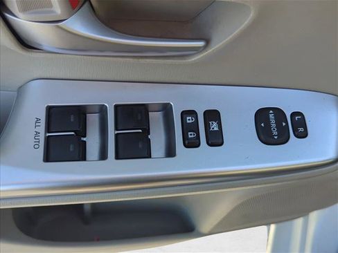 Used 2014 Toyota Prius V Three FWD image 8