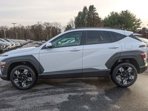 Used 2024 Hyundai Kona SEL w/ Convenience Package image 3