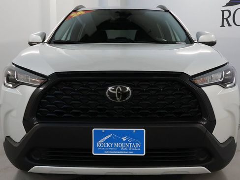 Used 2024 Toyota Corolla Cross LE AWD/4WD image 2