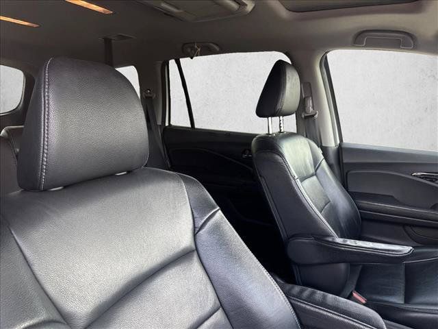 Used 2017 Honda Pilot Touring image 16