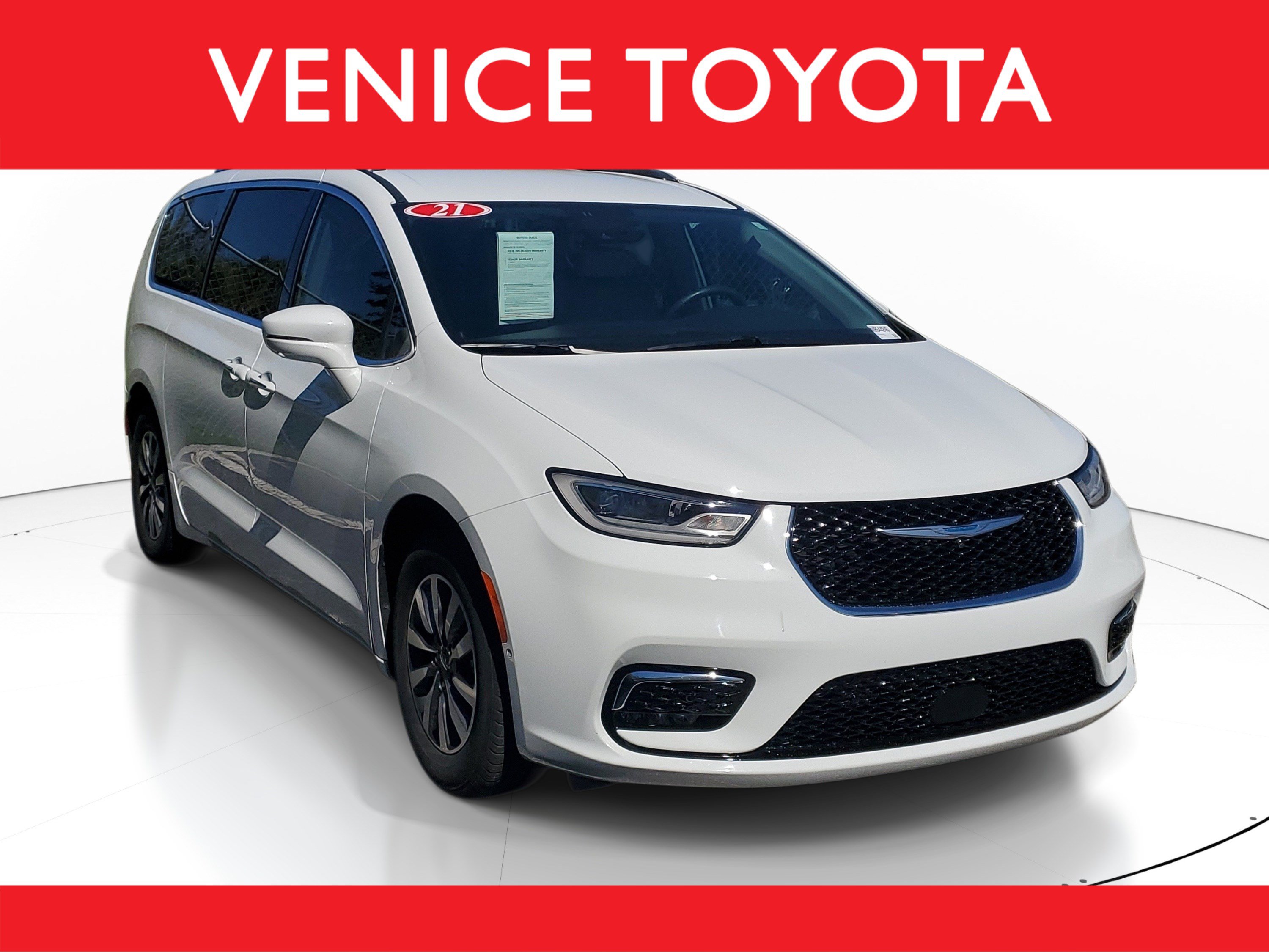 Used 2021 Chrysler Pacifica Touring-L FWD image 1