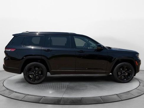 Used 2023 Jeep Grand Cherokee L Laredo AWD/4WD image 2