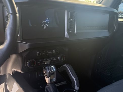 Used 2022 Ford Bronco Outer Banks image 7